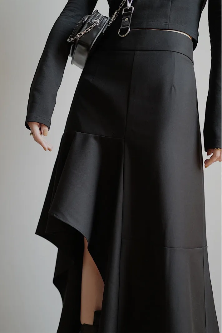 Split Wood Ear Skirt with Modern Detailing & Elegant Silhouette