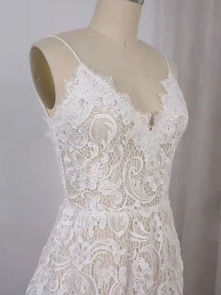 V-neck Exquisite Lace Spaghetti Straps Long Wedding Dresses